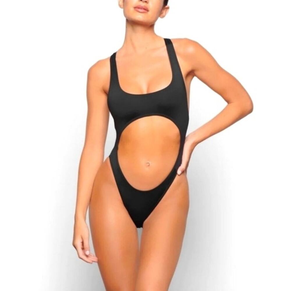 NWT Skims Monokini one piece Swim Cut out Size Large